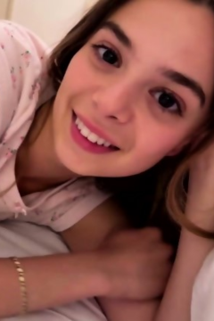 ดูหนังออนไลน์ ขอนอนด้วยช่วยน้ำแตก In Bed with Tiny Step Sis – Family Therapy